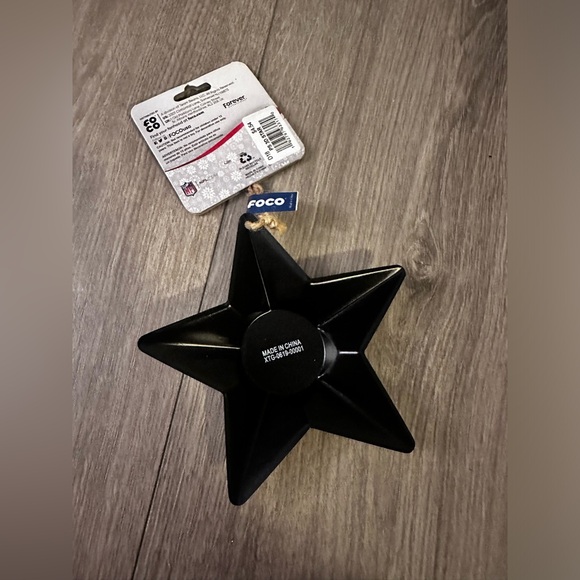 FOCO NFL Pittsburgh Steelers Team Metal Distressed Star Christmas Ornament NWT - Picture 4 of 5